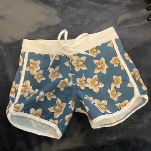 Acacia honey boy shorts